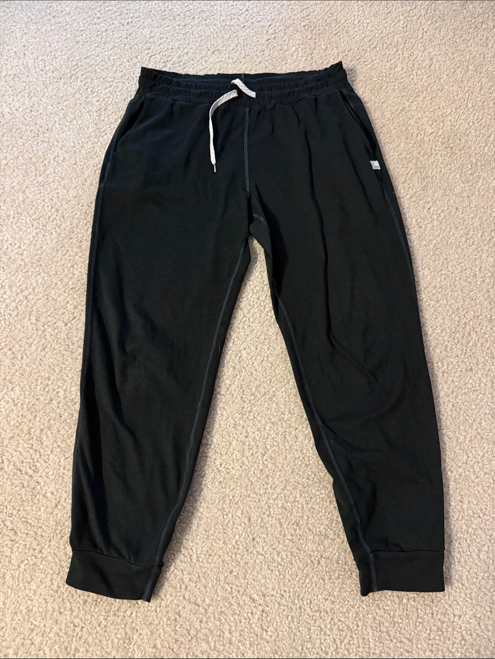 Vuori Black Track Joggers with White Drawstring Sz small